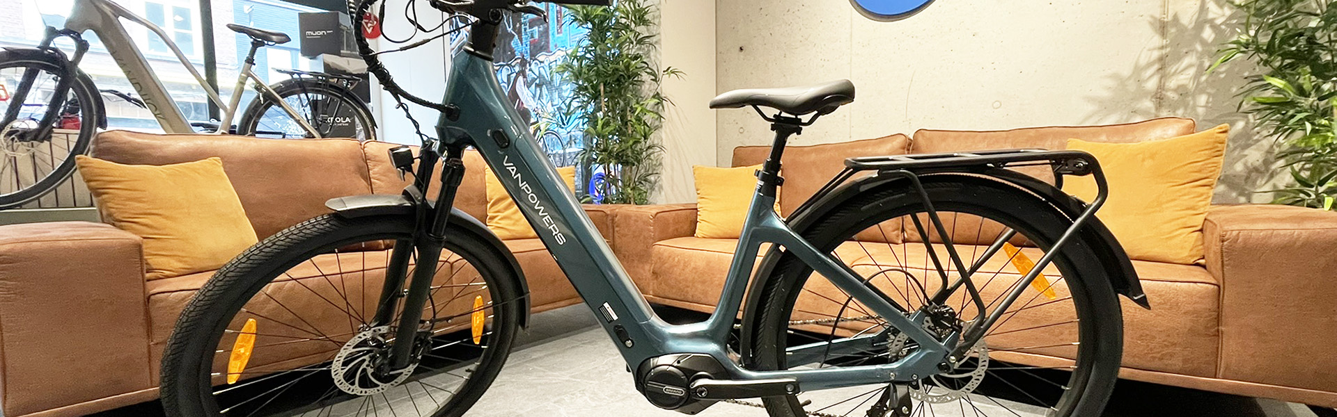 Ontdek de kracht en stijl van de VanPowers elektrische fiets, beschikbaar bij onze fietsenwinkel in Bornem.
